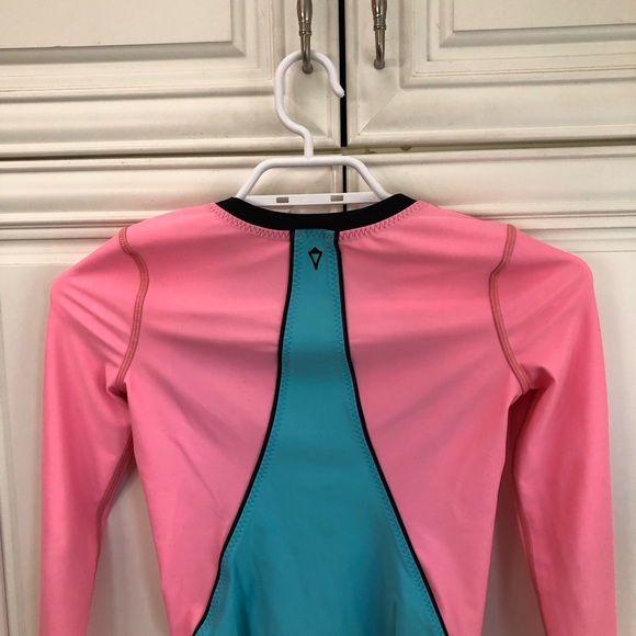 🥳HOST PICK🥳 SIZE 7 - RARE Ivivva by Lululemon girl’s rashguard 🍋 - Picture 8 of 12